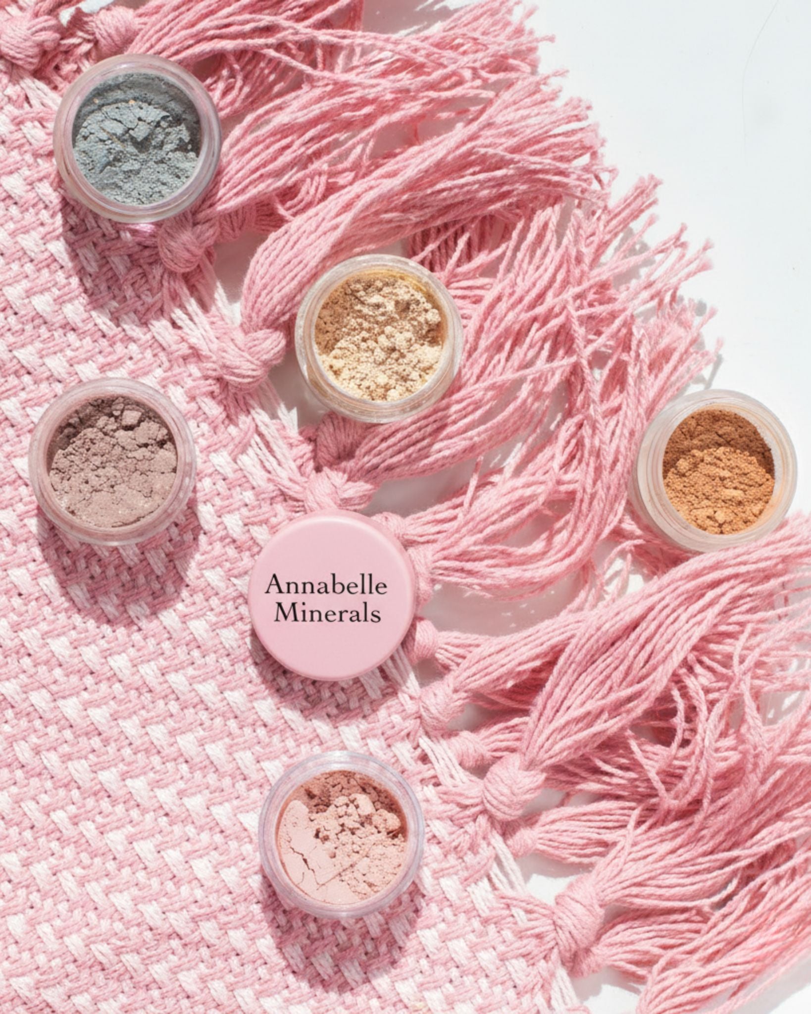 Kolekcja mini cieni mineralnych Annabelle Minerals w zestawie Daisy