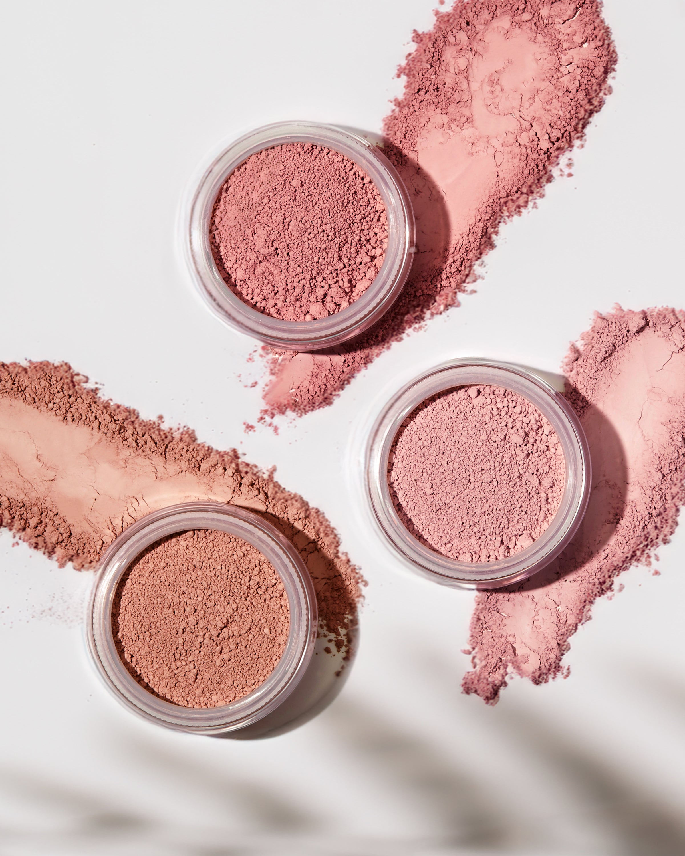 Odcienie różów mineralnych Annabelle Minerals w odcieniach: Sunrise, Rose, Romantic