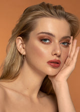Makijaż oka wykonany cieniem mineralnym Nougat Annabelle Minerals
