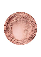 Odcień Sunrise różu mineralnego Annabelle Minerals rozprowadzony na jasnym tle