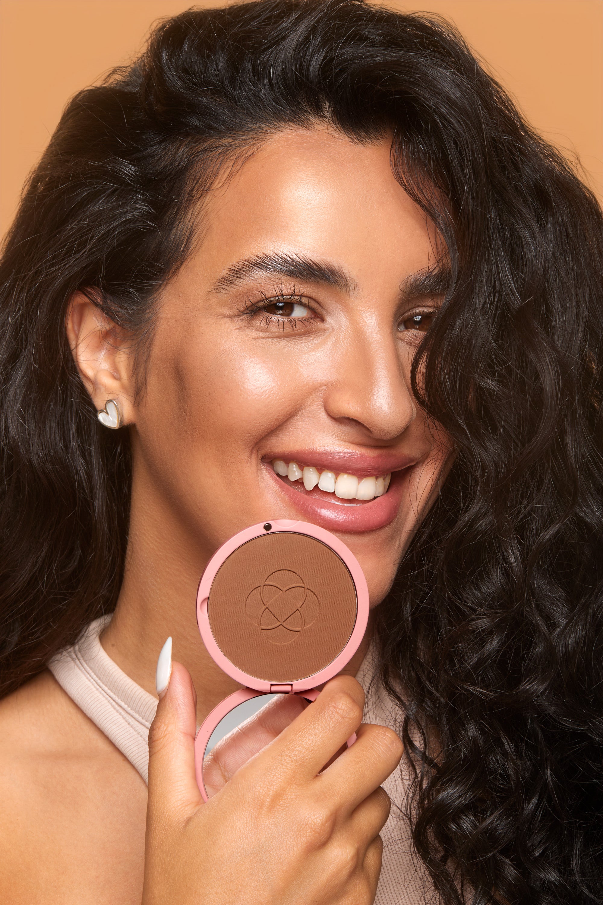 Modella con facilità: bronzer in formato compatto